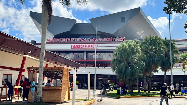 Aeroporto Internacional José Martí, em Havana, Cuba.