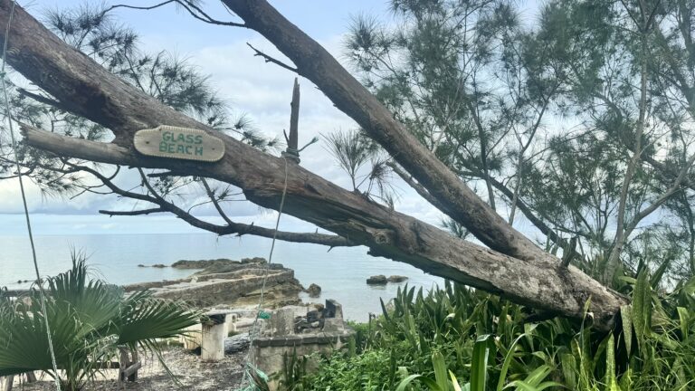 GLASS BEACH: a praia de cacos de vidro que descobrimos em Bermuda